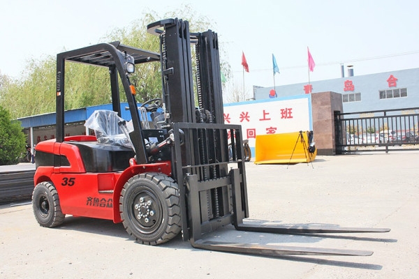 叉車電池怎么充電是正確的？