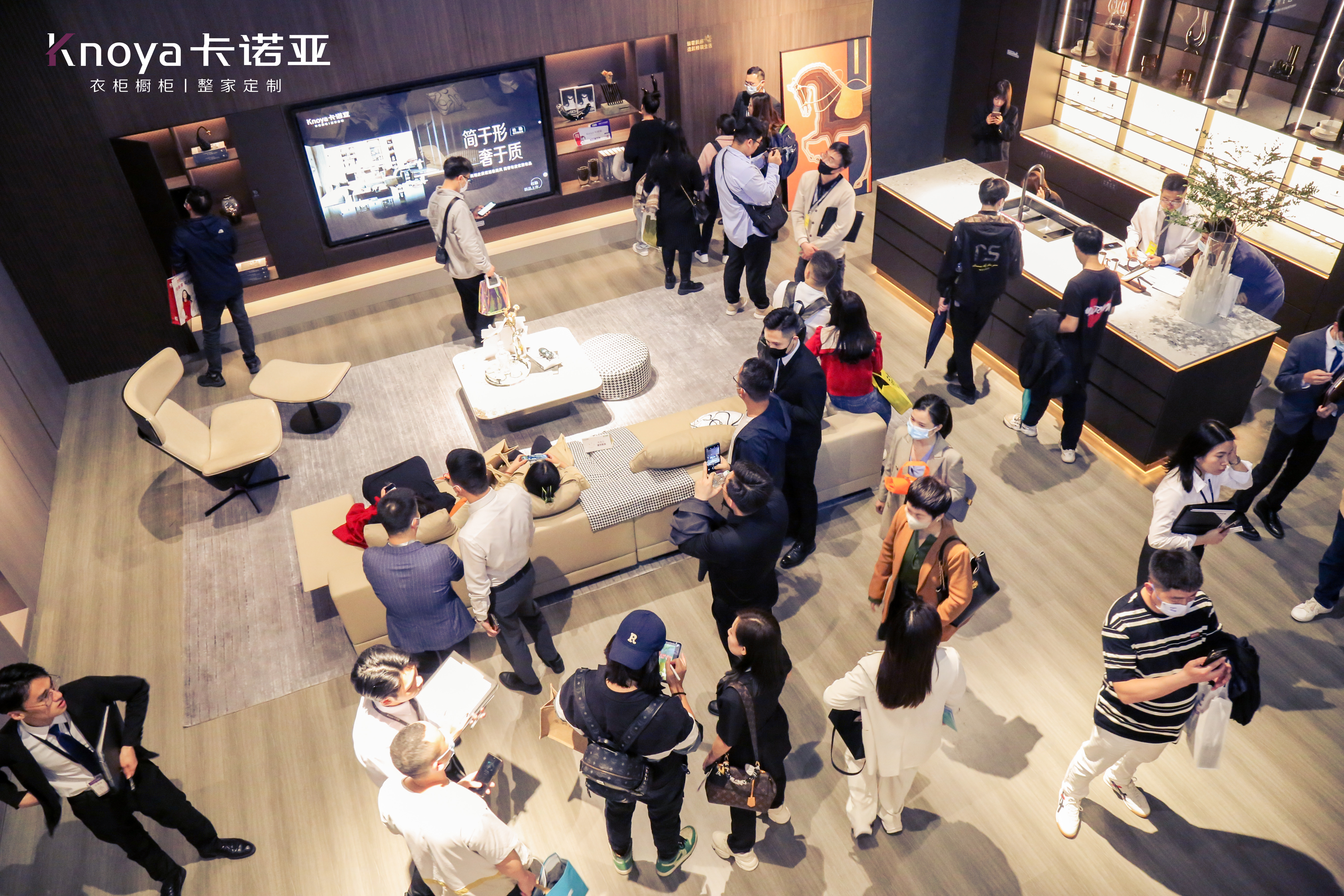 卡諾亞火力全開(kāi)燃爆廣州定制家居展